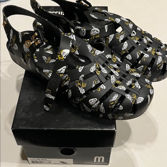 Melissa Coastal Cottage Core Bee black strap Sandals Made in Brazil size 8 - Picture 2 of 7
